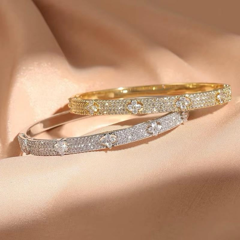 The Flower Zirconia Bangle | 18kt Gold Plated