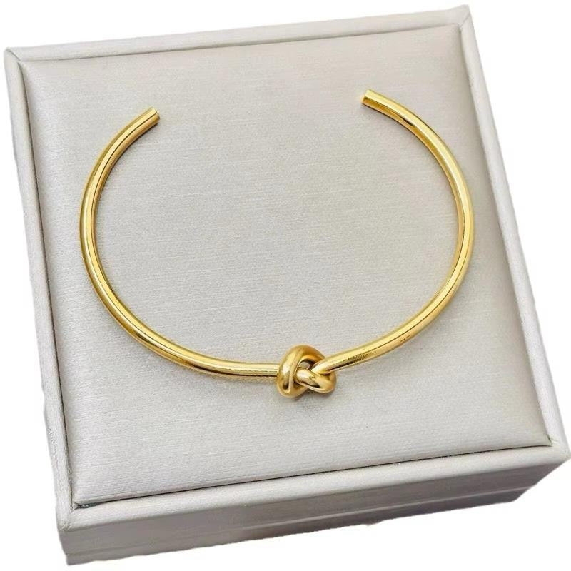 Twist Bangle | 18kt Gold Plated