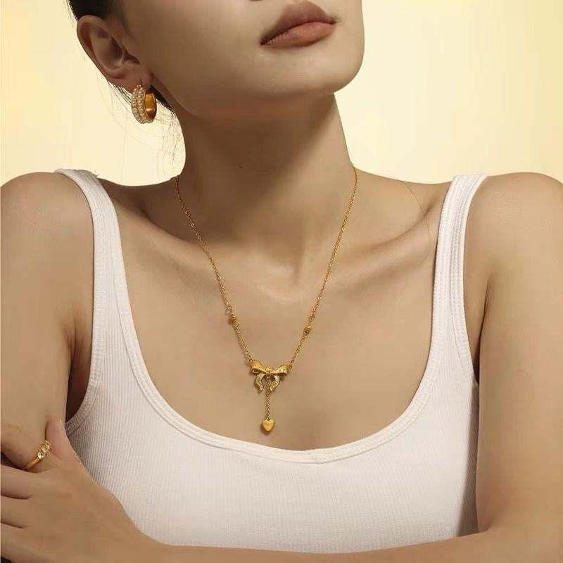 Bow Heart Necklace | 18kt Gold Plated