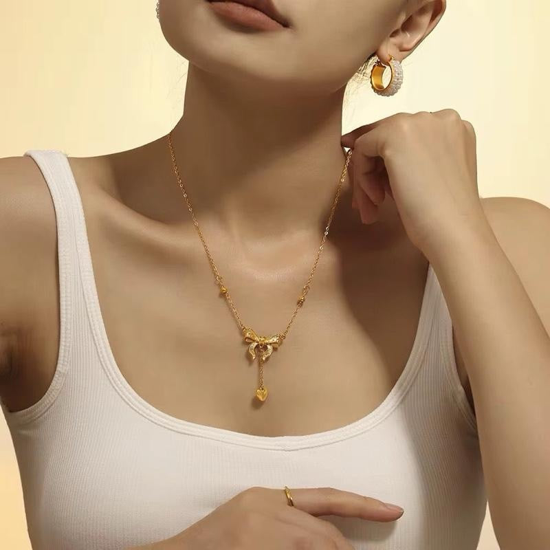 Bow Heart Necklace | 18kt Gold Plated