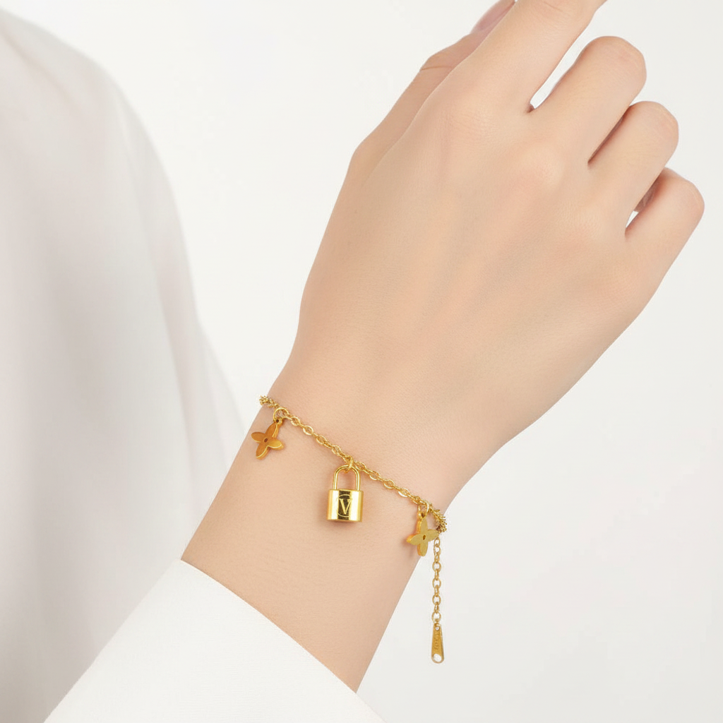 Padlock bracelet