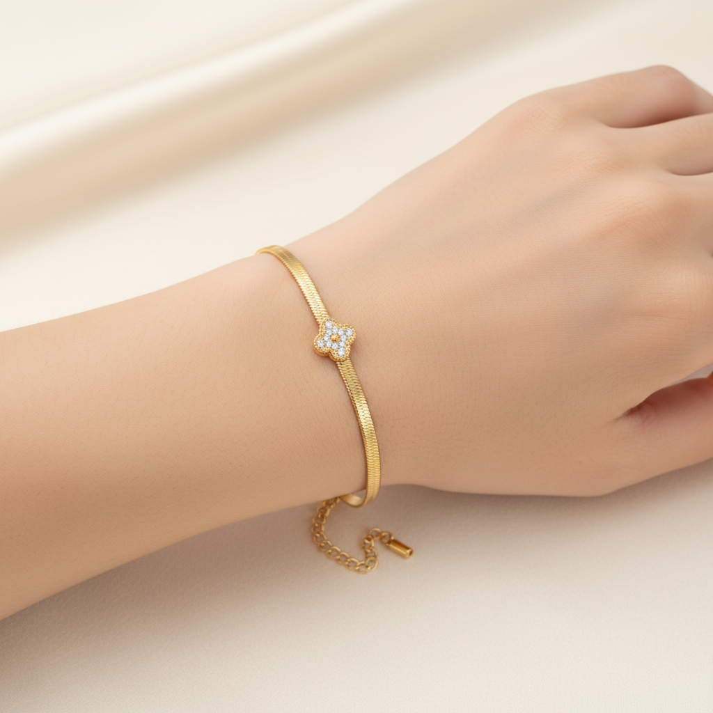 Eyla Clover Bracelet - White
