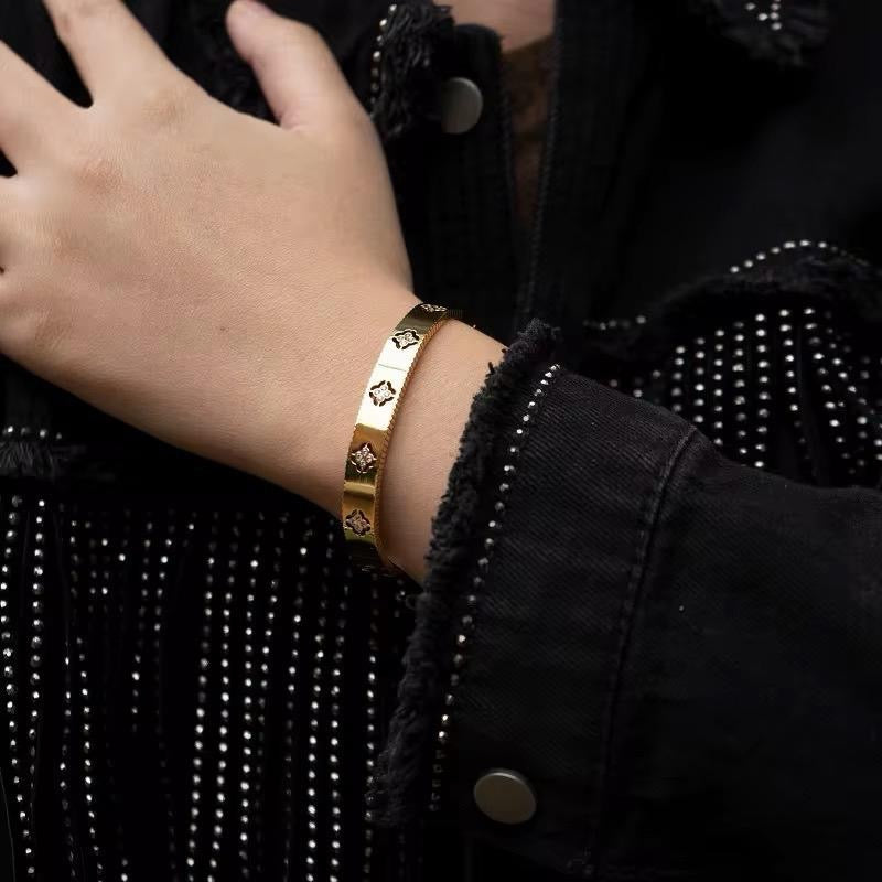 Cyna Bangle | 18kt Gold Plated