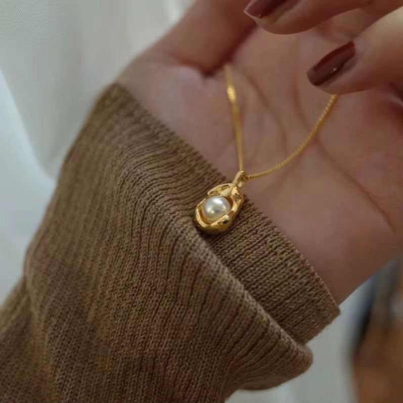 Enclosed Pearl Necklace | 18kt Gold Plated