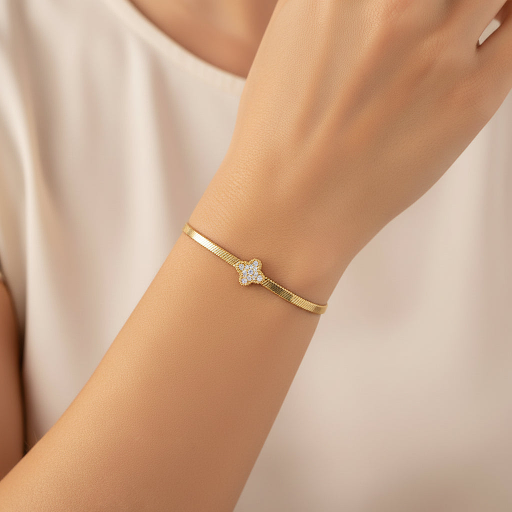 Eyla Clover Bracelet - White