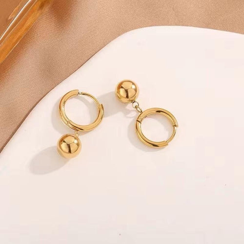 Ball hoop earrings | 18kt gold plated