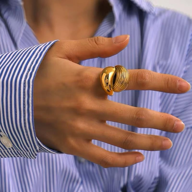 Twister Ring | 18kt Gold Plated