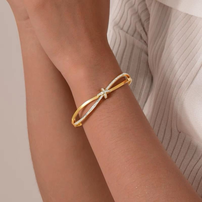 Knot Bangle | 18kt Gold Plated
